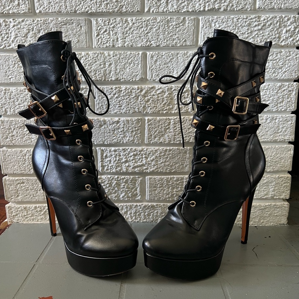 Elegant Black Leather Stiletto Boots